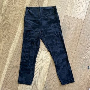 Lululemon align high rise crop 21 inches in Camo deep coal